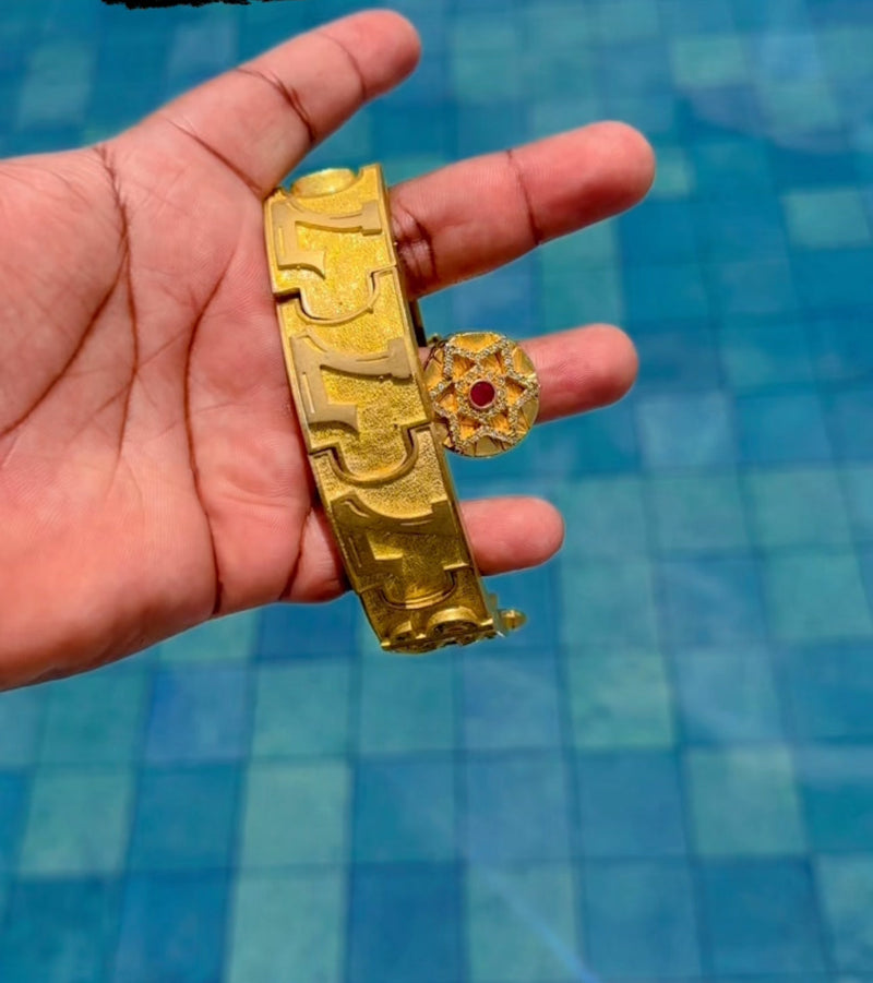 BRACELETE + DEDEIRA EM MOEDA