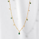 Colar Dourado com Pedras Verdes