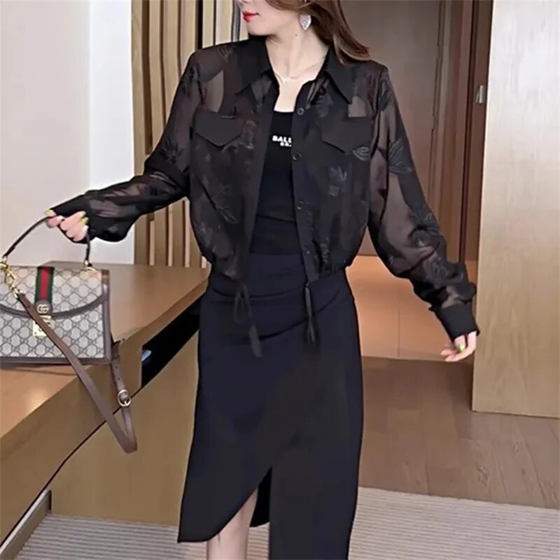 (Promoção Compre 1 Leve 2)Camisa Chiara™ Estilo Sobretudo em Chiffon com Design Floral / Máxima Leveza, Proteção Solar e Estilo para Montar Seus Looks!