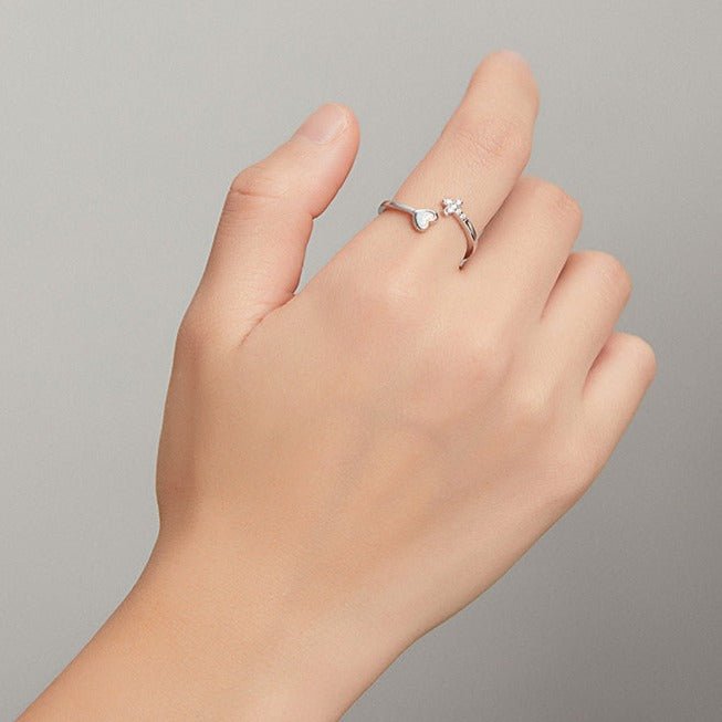 Anel Ajustável Cruz e Coração de Opala Prata