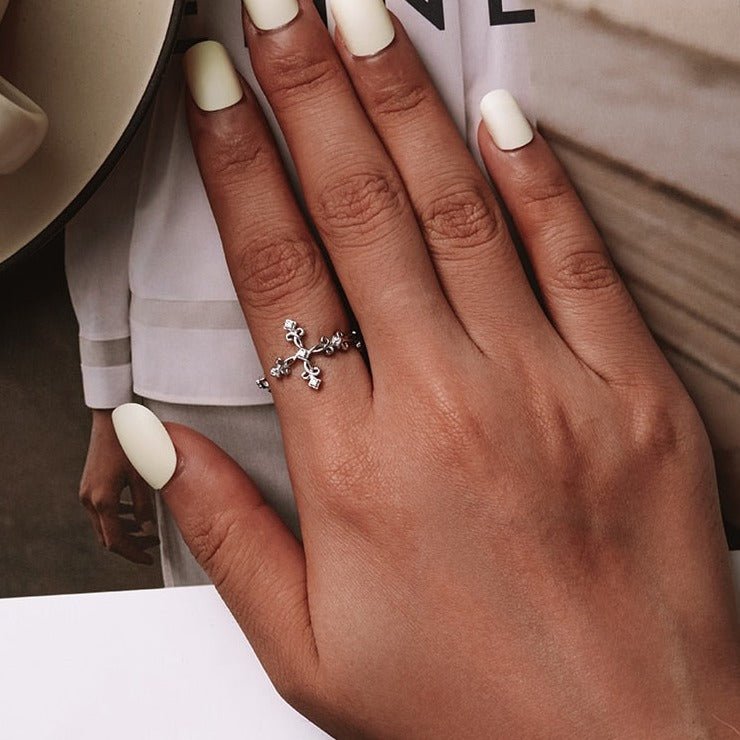 Anel Ajustável Cruz Vintage Prata