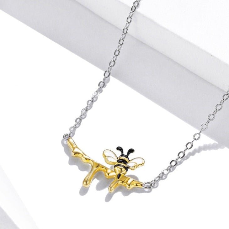 Colar Abelha no Mel em Prata 925