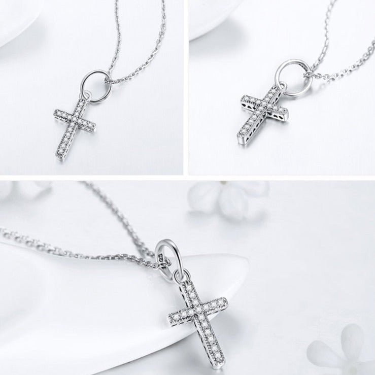 Colar Cruz com Pedras de Zircônia