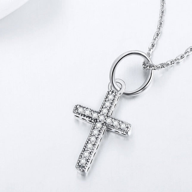 Colar Cruz com Pedras de Zircônia